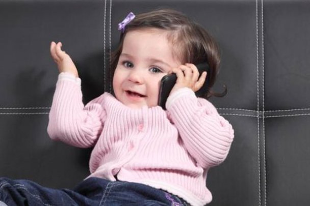 در چه سنی موبایل یا تبلت را به فرزندمان معرفی کنیم